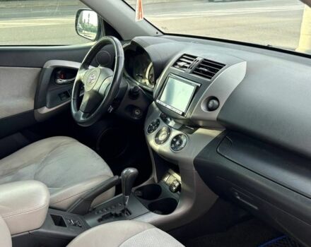 Сірий Тойота РАВ 4, об'ємом двигуна 2 л та пробігом 223 тис. км за 10000 $, фото 6 на Automoto.ua