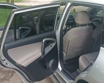 Серый Тойота РАВ 4, объемом двигателя 2.36 л и пробегом 213 тыс. км за 8500 $, фото 25 на Automoto.ua