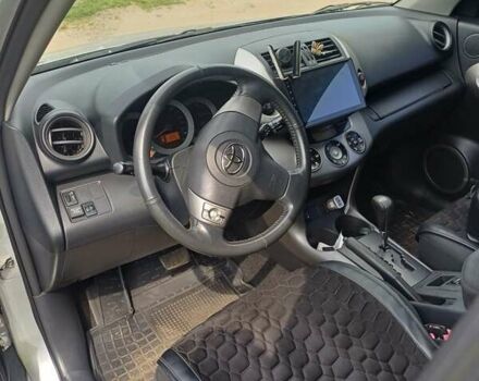 Серый Тойота РАВ 4, объемом двигателя 2 л и пробегом 162 тыс. км за 9900 $, фото 5 на Automoto.ua
