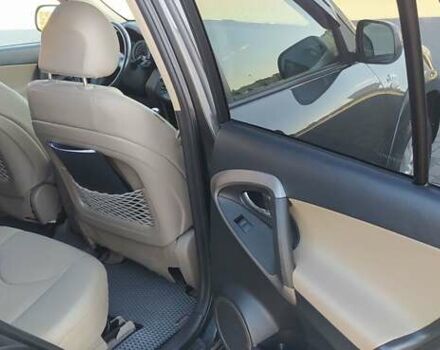 Серый Тойота РАВ 4, объемом двигателя 2.2 л и пробегом 255 тыс. км за 11500 $, фото 21 на Automoto.ua