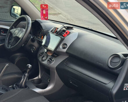 Серый Тойота РАВ 4, объемом двигателя 2.23 л и пробегом 312 тыс. км за 7599 $, фото 14 на Automoto.ua