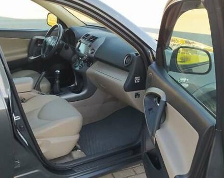 Серый Тойота РАВ 4, объемом двигателя 2.2 л и пробегом 255 тыс. км за 11500 $, фото 23 на Automoto.ua