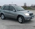 Серый Тойота РАВ 4, объемом двигателя 2 л и пробегом 260 тыс. км за 4250 $, фото 3 на Automoto.ua