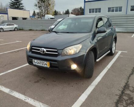 Серый Тойота РАВ 4, объемом двигателя 2.2 л и пробегом 296 тыс. км за 4200 $, фото 1 на Automoto.ua