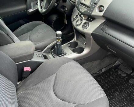 Серый Тойота РАВ 4, объемом двигателя 2.2 л и пробегом 307 тыс. км за 8100 $, фото 4 на Automoto.ua