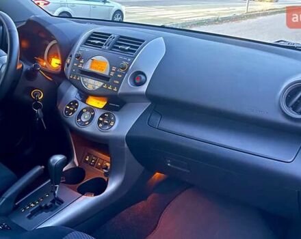 Серый Тойота РАВ 4, объемом двигателя 2 л и пробегом 174 тыс. км за 9600 $, фото 29 на Automoto.ua