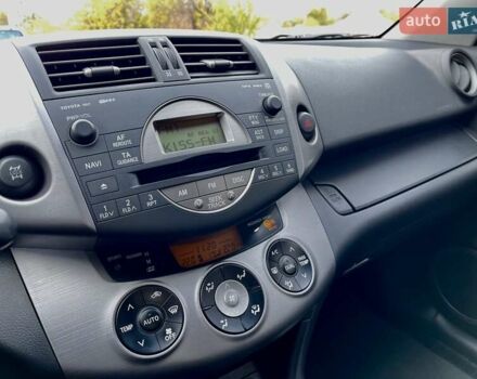 Серый Тойота РАВ 4, объемом двигателя 2 л и пробегом 174 тыс. км за 9600 $, фото 32 на Automoto.ua