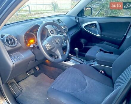 Серый Тойота РАВ 4, объемом двигателя 2 л и пробегом 174 тыс. км за 9600 $, фото 19 на Automoto.ua