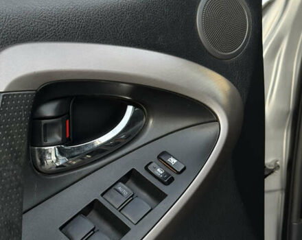 Серый Тойота РАВ 4, объемом двигателя 2.23 л и пробегом 312 тыс. км за 7599 $, фото 18 на Automoto.ua