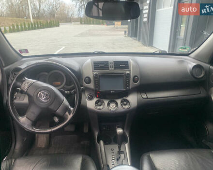 Сірий Тойота РАВ 4, об'ємом двигуна 2 л та пробігом 200 тис. км за 8300 $, фото 4 на Automoto.ua