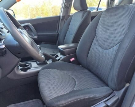 Сірий Тойота РАВ 4, об'ємом двигуна 2.2 л та пробігом 349 тис. км за 2400 $, фото 4 на Automoto.ua