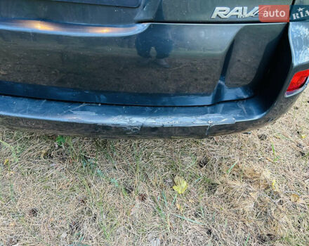 Серый Тойота РАВ 4, объемом двигателя 2.2 л и пробегом 300 тыс. км за 7300 $, фото 7 на Automoto.ua