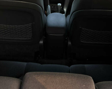 Сірий Тойота РАВ 4, об'ємом двигуна 2 л та пробігом 238 тис. км за 9999 $, фото 33 на Automoto.ua