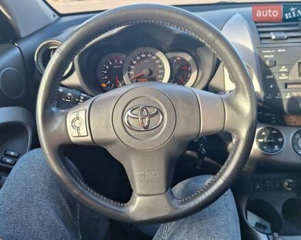 Серый Тойота РАВ 4, объемом двигателя 2 л и пробегом 146 тыс. км за 10600 $, фото 8 на Automoto.ua