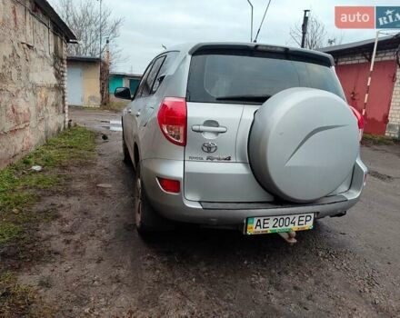 Серый Тойота РАВ 4, объемом двигателя 2 л и пробегом 160 тыс. км за 9300 $, фото 2 на Automoto.ua