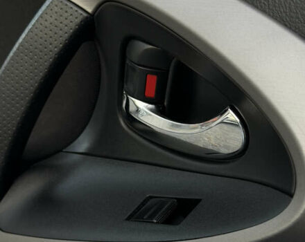 Сірий Тойота РАВ 4, об'ємом двигуна 2 л та пробігом 238 тис. км за 9999 $, фото 30 на Automoto.ua