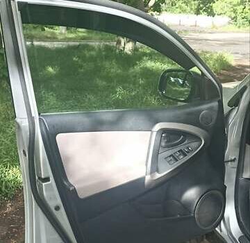 Серый Тойота РАВ 4, объемом двигателя 2.36 л и пробегом 213 тыс. км за 8500 $, фото 26 на Automoto.ua