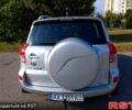 Сірий Тойота РАВ 4, об'ємом двигуна 2 л та пробігом 330 тис. км за 7900 $, фото 5 на Automoto.ua
