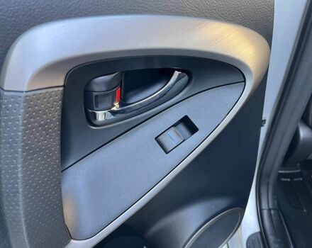 Сірий Тойота РАВ 4, об'ємом двигуна 2 л та пробігом 145 тис. км за 10500 $, фото 16 на Automoto.ua