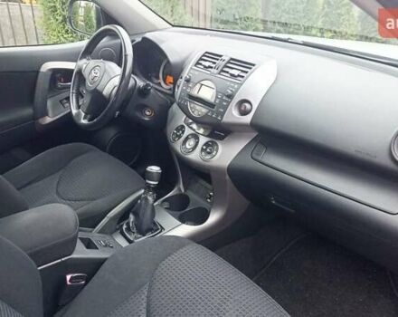 Сірий Тойота РАВ 4, об'ємом двигуна 2.2 л та пробігом 259 тис. км за 8950 $, фото 4 на Automoto.ua