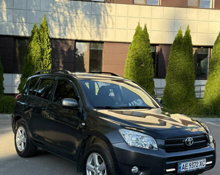 Серый Тойота РАВ 4, объемом двигателя 2 л и пробегом 149 тыс. км за 9500 $, фото 4 на Automoto.ua
