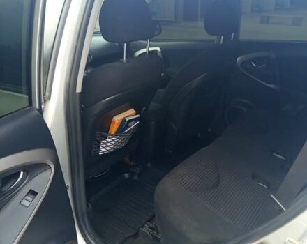 Серый Тойота РАВ 4, объемом двигателя 2.2 л и пробегом 257 тыс. км за 9000 $, фото 11 на Automoto.ua