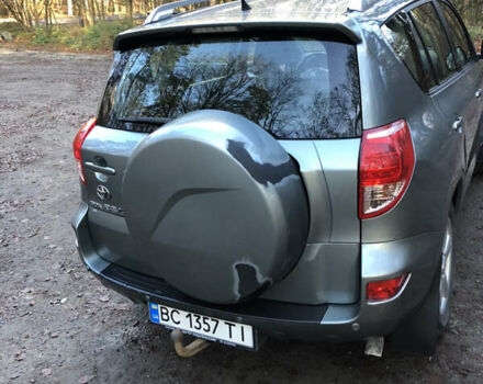 Серый Тойота РАВ 4, объемом двигателя 2 л и пробегом 257 тыс. км за 7900 $, фото 4 на Automoto.ua