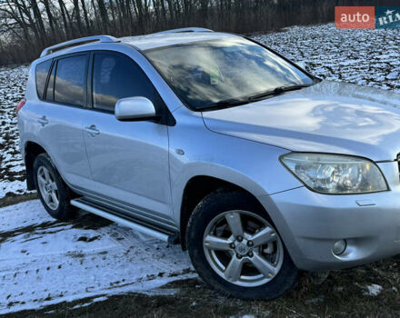 Серый Тойота РАВ 4, объемом двигателя 2 л и пробегом 278 тыс. км за 7900 $, фото 3 на Automoto.ua