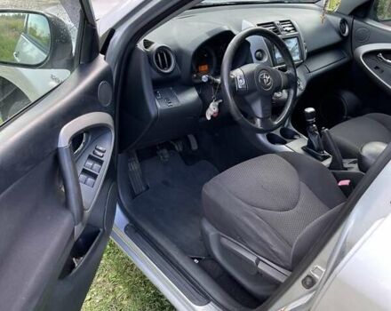 Серый Тойота РАВ 4, объемом двигателя 2.2 л и пробегом 264 тыс. км за 7500 $, фото 11 на Automoto.ua