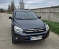 Серый Тойота РАВ 4, объемом двигателя 2 л и пробегом 225 тыс. км за 8500 $, фото 4 на Automoto.ua
