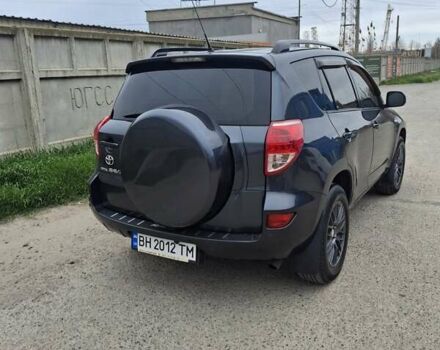 Серый Тойота РАВ 4, объемом двигателя 2 л и пробегом 225 тыс. км за 8500 $, фото 2 на Automoto.ua