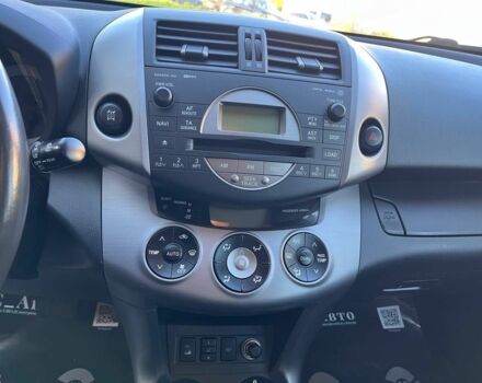 Сірий Тойота РАВ 4, об'ємом двигуна 2 л та пробігом 145 тис. км за 10500 $, фото 19 на Automoto.ua