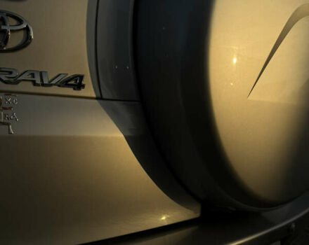 Сірий Тойота РАВ 4, об'ємом двигуна 2 л та пробігом 238 тис. км за 9999 $, фото 40 на Automoto.ua