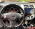 Серый Тойота РАВ 4, объемом двигателя 2 л и пробегом 136 тыс. км за 9900 $, фото 4 на Automoto.ua