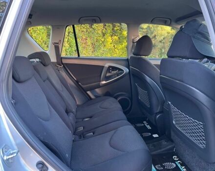 Сірий Тойота РАВ 4, об'ємом двигуна 2 л та пробігом 145 тис. км за 10500 $, фото 11 на Automoto.ua