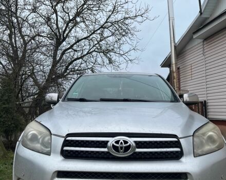 Серый Тойота РАВ 4, объемом двигателя 2.2 л и пробегом 240 тыс. км за 8000 $, фото 1 на Automoto.ua