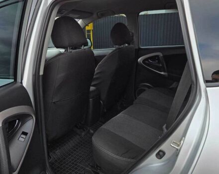 Сірий Тойота РАВ 4, об'ємом двигуна 2.2 л та пробігом 312 тис. км за 8000 $, фото 7 на Automoto.ua