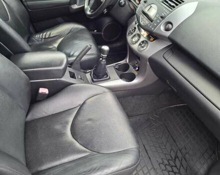 Сірий Тойота РАВ 4, об'ємом двигуна 2.23 л та пробігом 204 тис. км за 9400 $, фото 2 на Automoto.ua