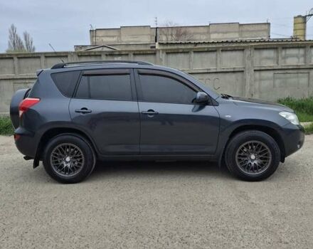 Серый Тойота РАВ 4, объемом двигателя 2 л и пробегом 225 тыс. км за 8500 $, фото 1 на Automoto.ua