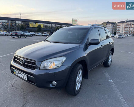 Сірий Тойота РАВ 4, об'ємом двигуна 2 л та пробігом 260 тис. км за 8700 $, фото 1 на Automoto.ua