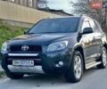 Серый Тойота РАВ 4, объемом двигателя 2 л и пробегом 174 тыс. км за 9600 $, фото 2 на Automoto.ua
