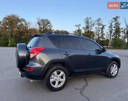 Серый Тойота РАВ 4, объемом двигателя 2 л и пробегом 260 тыс. км за 8700 $, фото 6 на Automoto.ua
