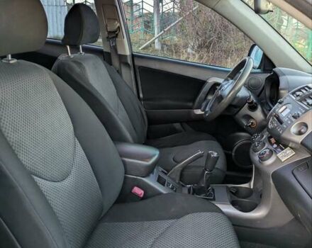 Сірий Тойота РАВ 4, об'ємом двигуна 2 л та пробігом 234 тис. км за 7950 $, фото 12 на Automoto.ua