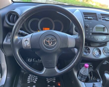 Сірий Тойота РАВ 4, об'ємом двигуна 2 л та пробігом 145 тис. км за 10500 $, фото 17 на Automoto.ua