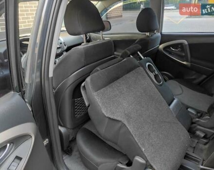 Сірий Тойота РАВ 4, об'ємом двигуна 2 л та пробігом 170 тис. км за 8699 $, фото 42 на Automoto.ua