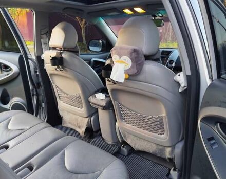 Серый Тойота РАВ 4, объемом двигателя 2.4 л и пробегом 283 тыс. км за 8200 $, фото 8 на Automoto.ua