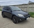 Серый Тойота РАВ 4, объемом двигателя 2 л и пробегом 225 тыс. км за 8500 $, фото 1 на Automoto.ua