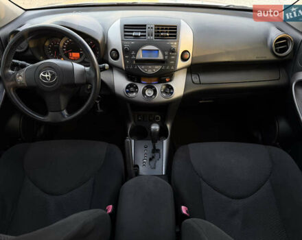 Сірий Тойота РАВ 4, об'ємом двигуна 2 л та пробігом 238 тис. км за 9999 $, фото 23 на Automoto.ua