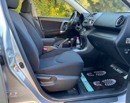 Сірий Тойота РАВ 4, об'ємом двигуна 2 л та пробігом 145 тис. км за 10500 $, фото 7 на Automoto.ua