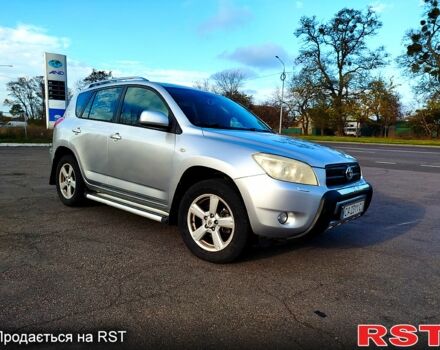 Серый Тойота РАВ 4, объемом двигателя 2 л и пробегом 196 тыс. км за 9100 $, фото 5 на Automoto.ua